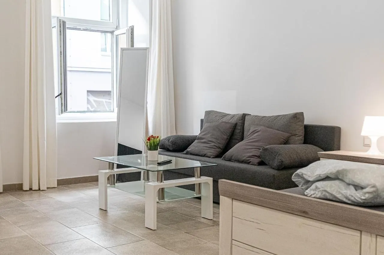 Homelike 2Br Apt Near U1 Reumannplatz - 9 Min To Center Wenen Oostenrijk